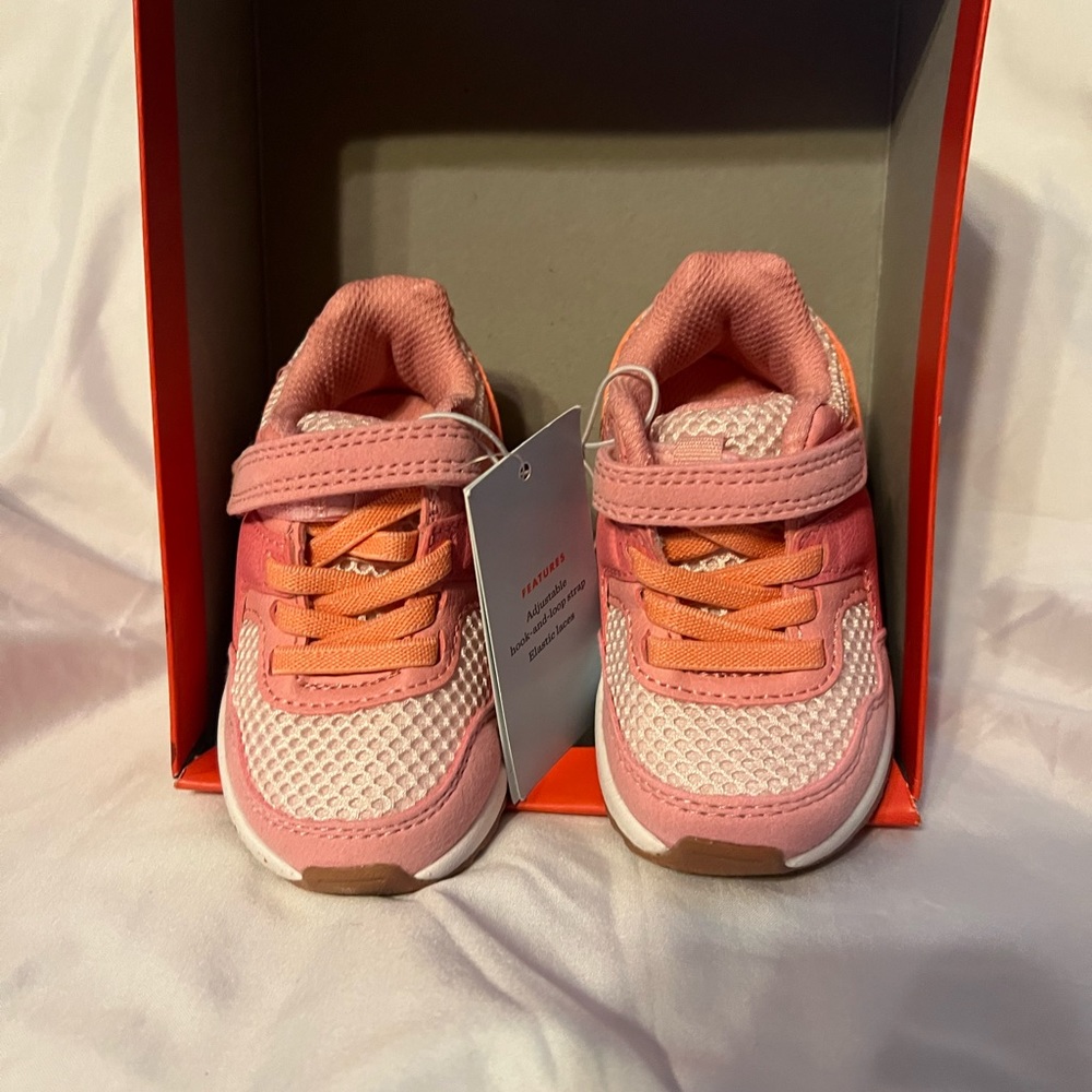 NWT Cat and Jack shoes. Size 5 toddlers. - Picture 2 of 7